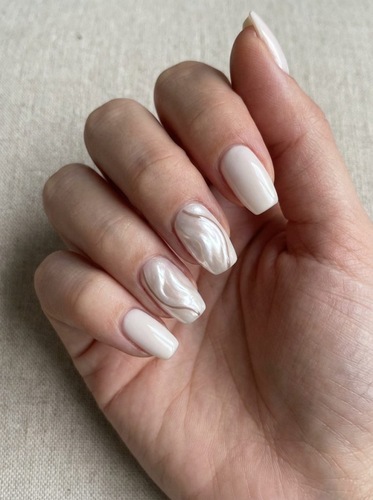31 Short Wedding Nails: Elegant and Easy Bridal Manicure Ideas